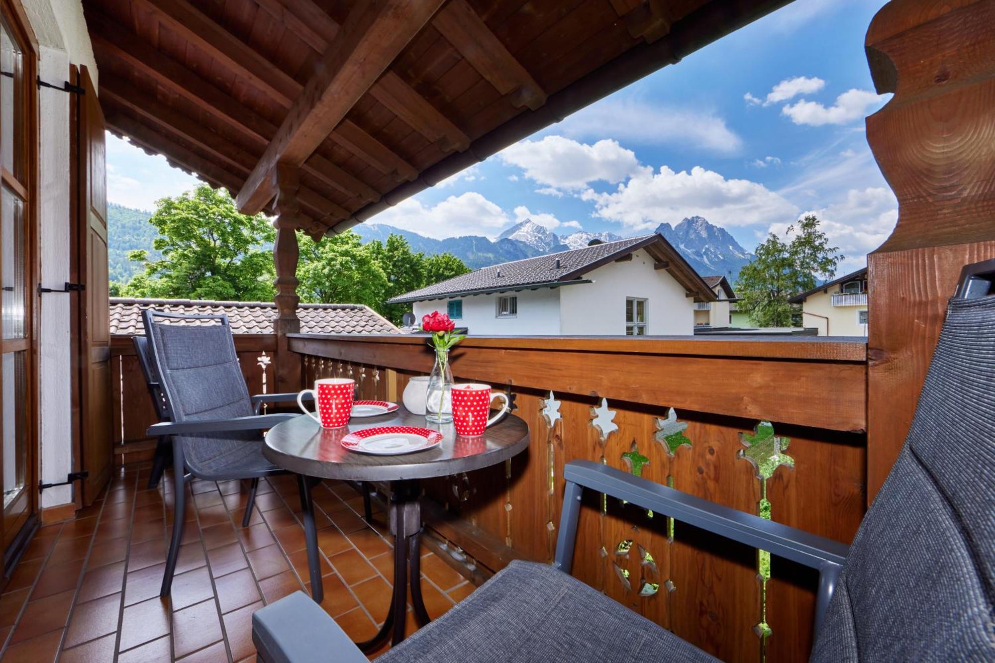 Ferienwohnungen Alpspitzecho Garmisch-Partenkirchen Exterior photo